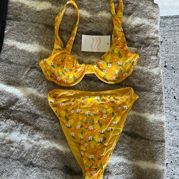 Dippin' Daisy's Other - ❤️ SOLD ON CURTSY ❤️Dippin Daisys Bikini Set